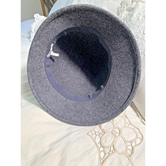 Croft and Barrow Bucket Hat Gray 100% Wool Felt Cloche Hat Black Bow Accent 20's - Picture 3 of 4